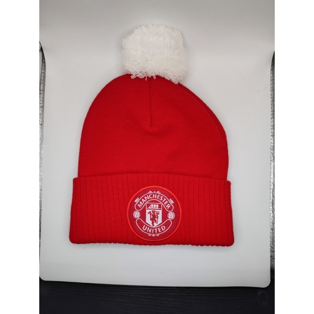 Manchester United knit beanie skull cap red pom pom red Soccer Club Futbol